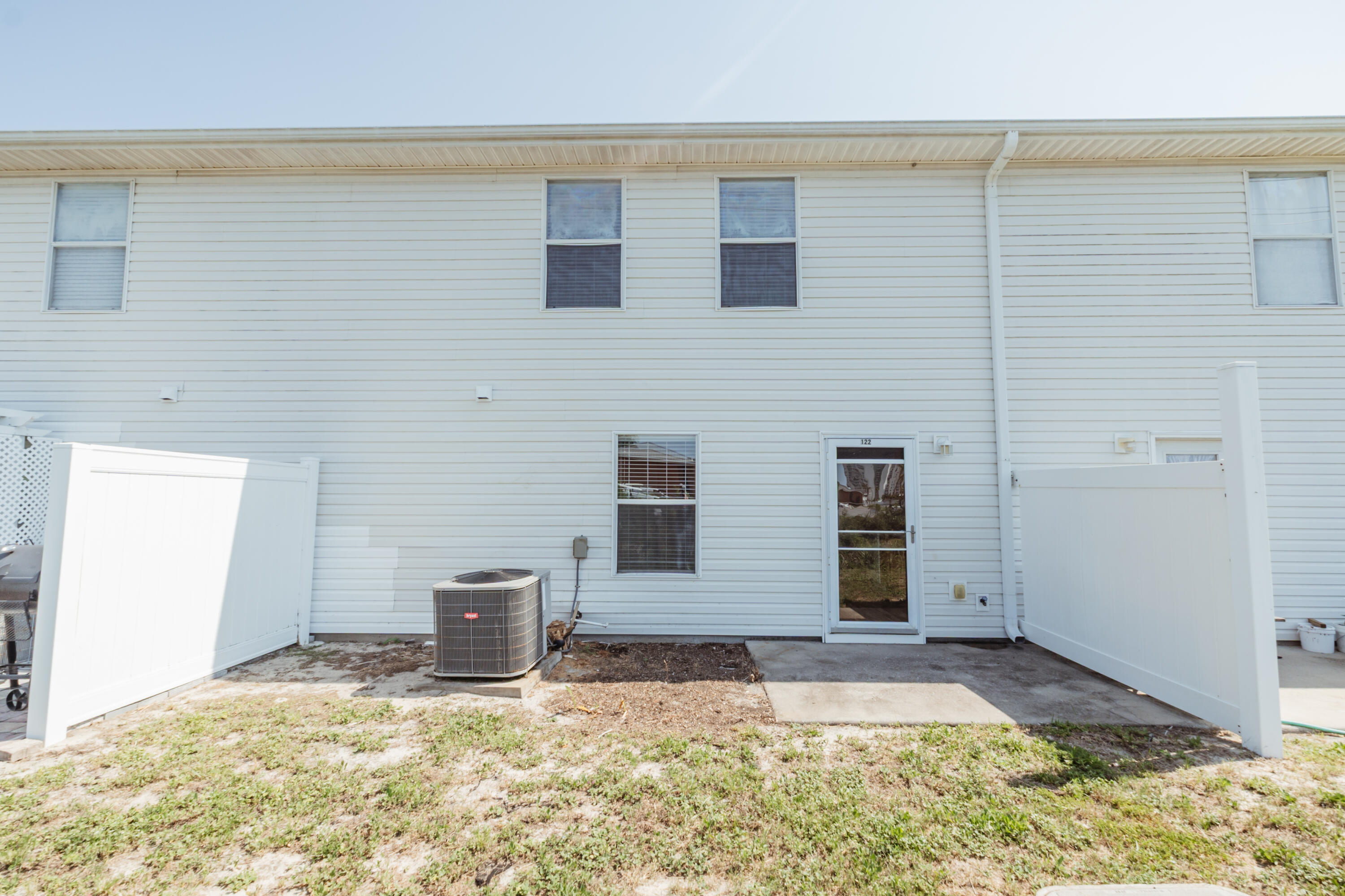 QUAIL LAKE - Residential Lease