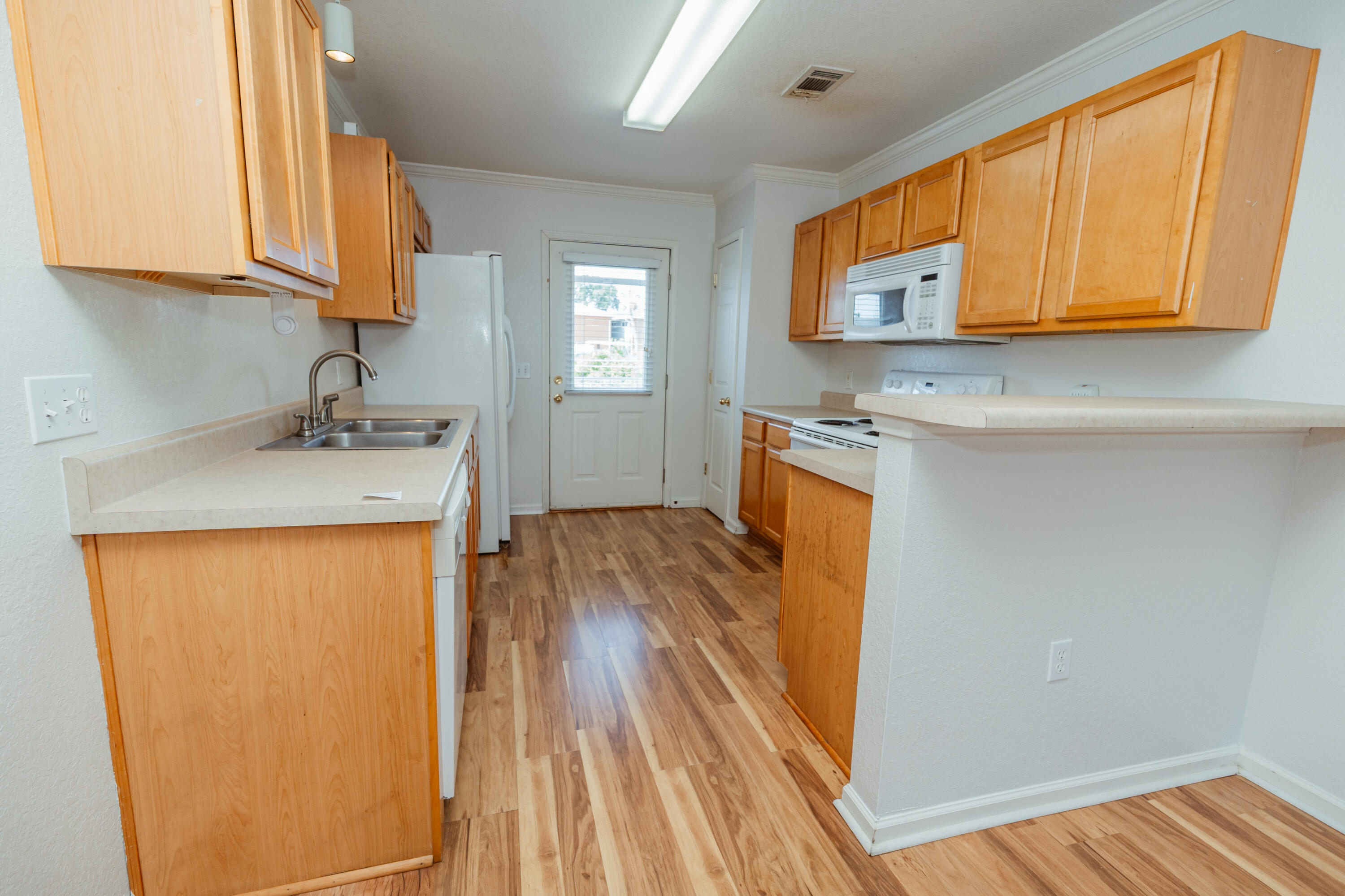 QUAIL LAKE - Residential Lease