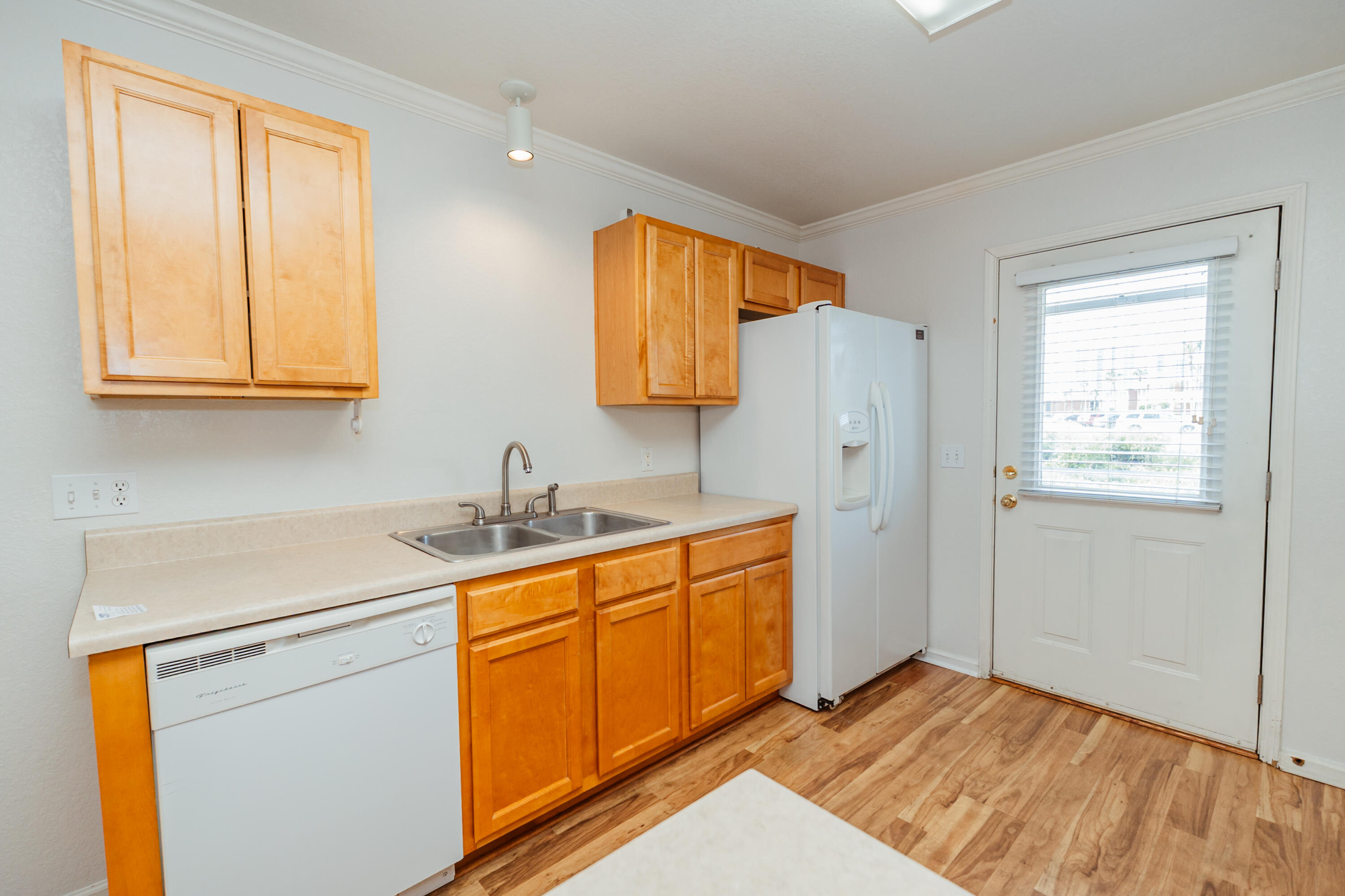 QUAIL LAKE - Residential Lease