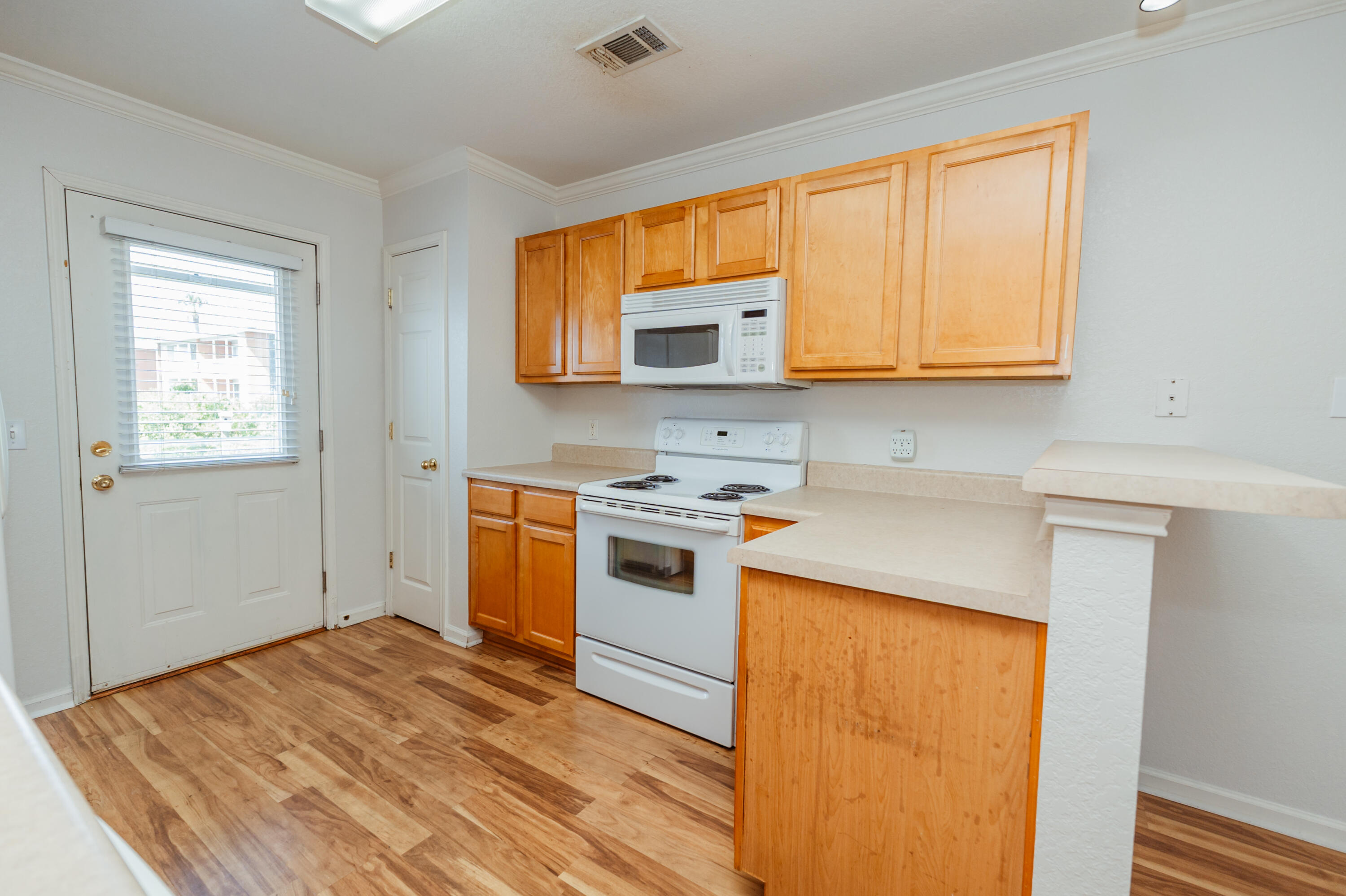 QUAIL LAKE - Residential Lease