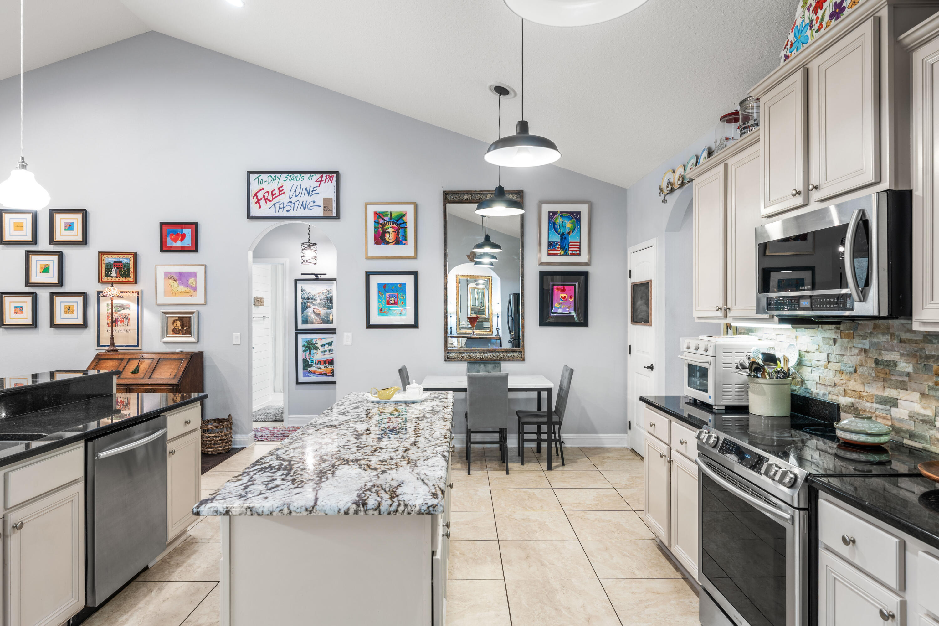 MUSSETT BAYOU ESTATES - Residential