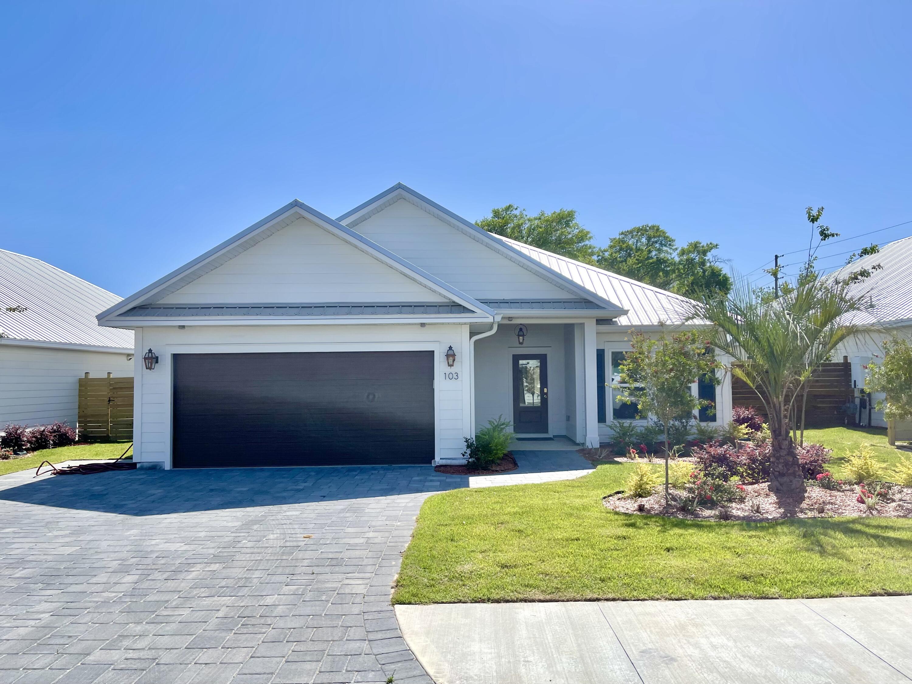 DESTIN COTTAGES - Residential