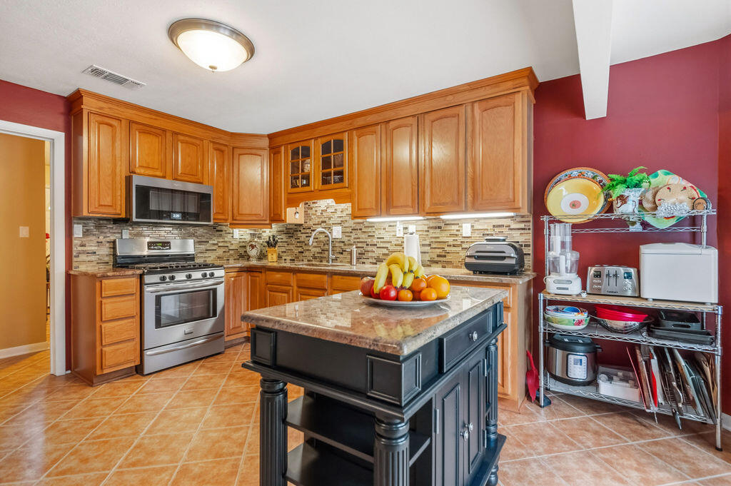 PINEWOOD ESTATES - Residential