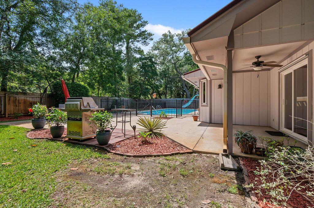 PINEWOOD ESTATES - Residential