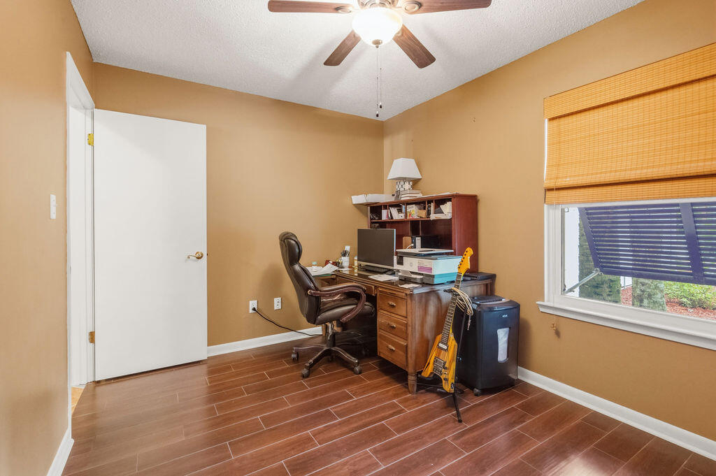 PINEWOOD ESTATES - Residential