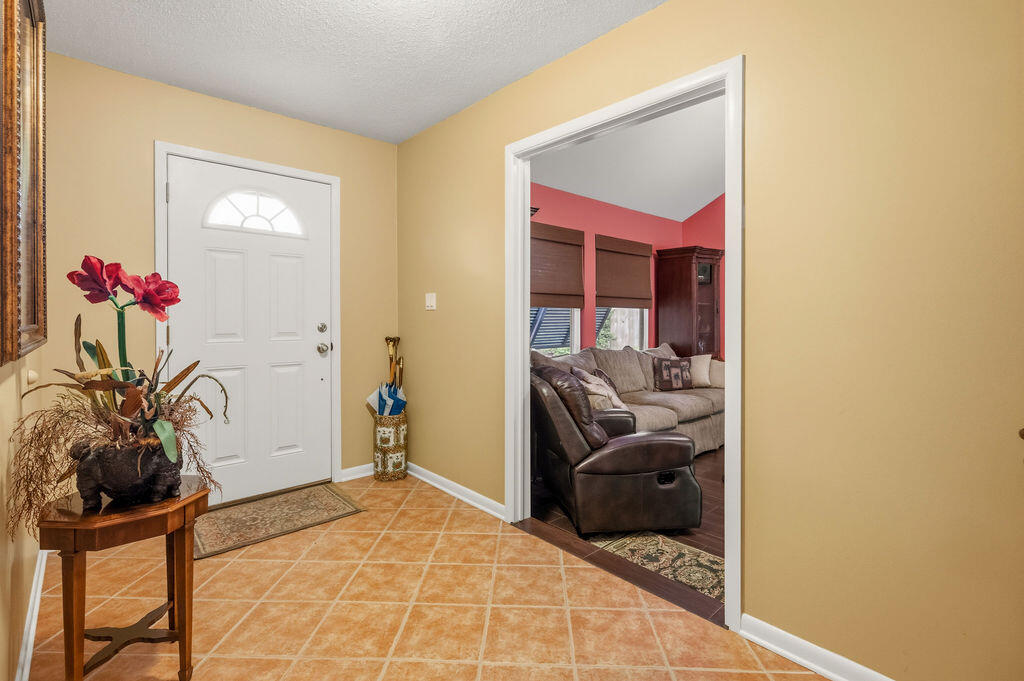 PINEWOOD ESTATES - Residential