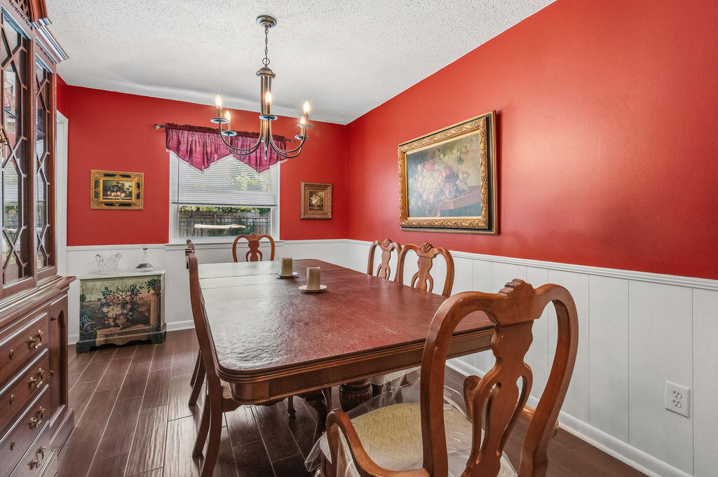 PINEWOOD ESTATES - Residential
