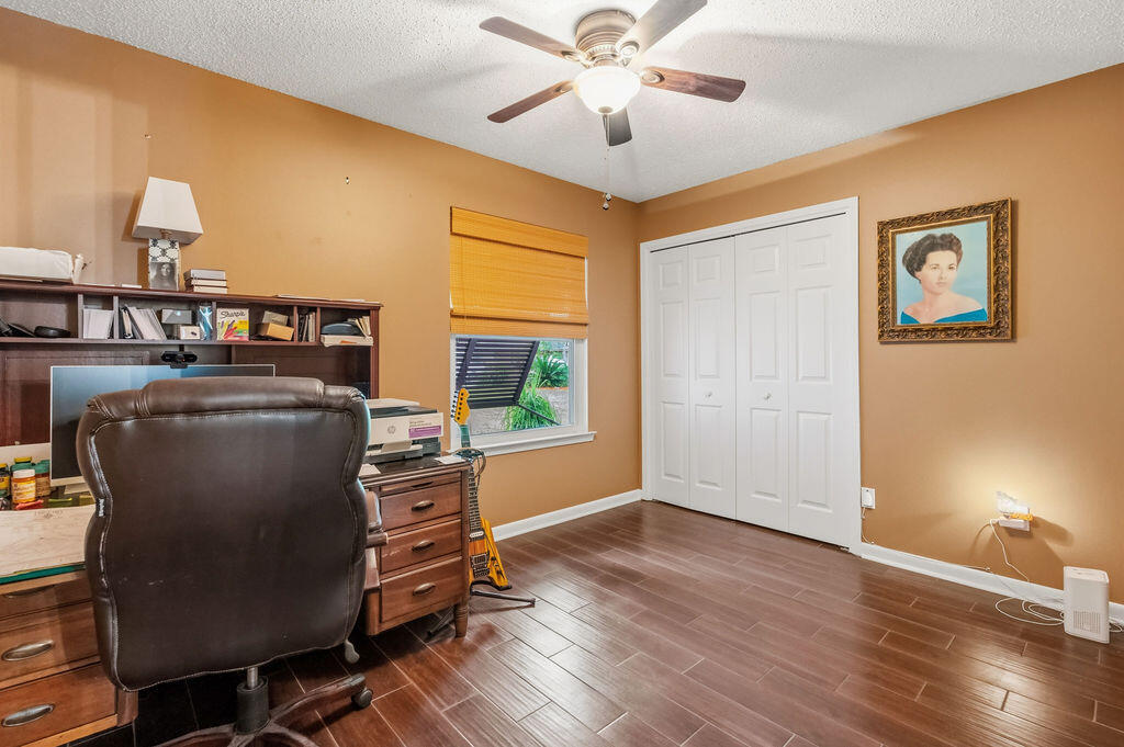 PINEWOOD ESTATES - Residential