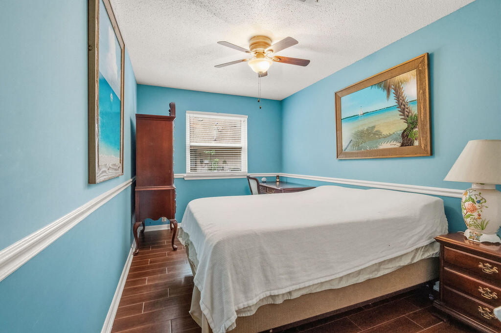 PINEWOOD ESTATES - Residential