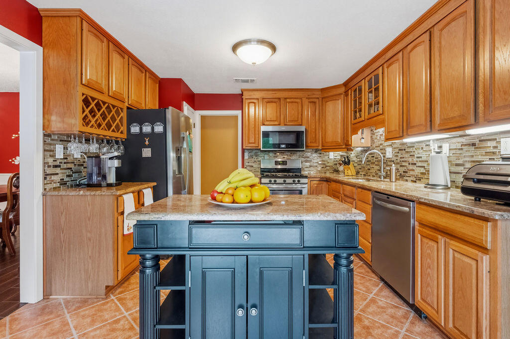 PINEWOOD ESTATES - Residential