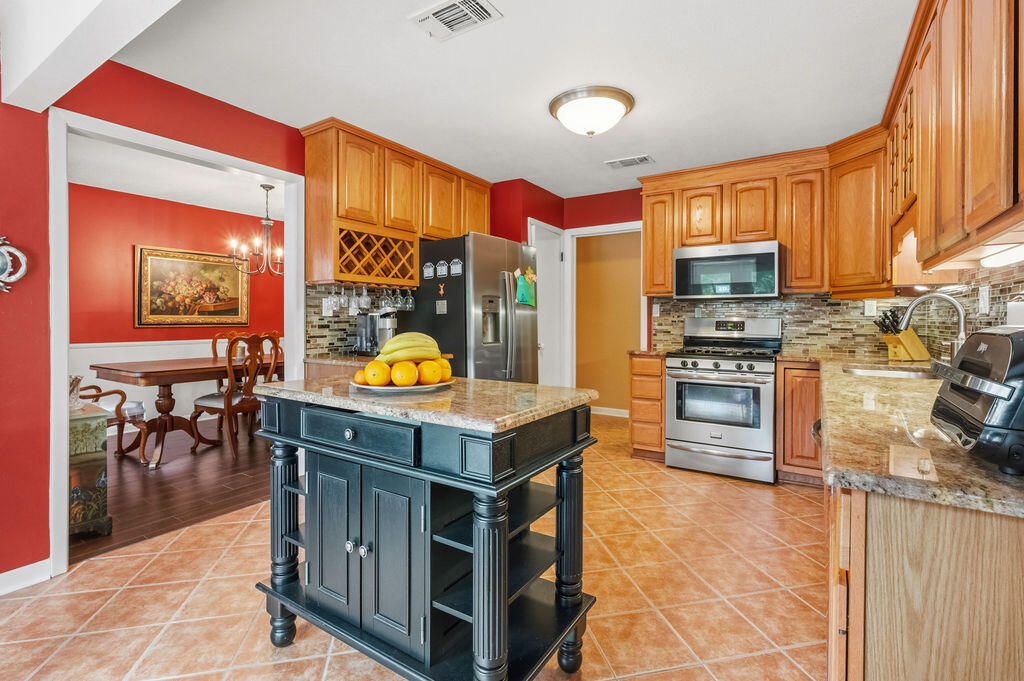 PINEWOOD ESTATES - Residential
