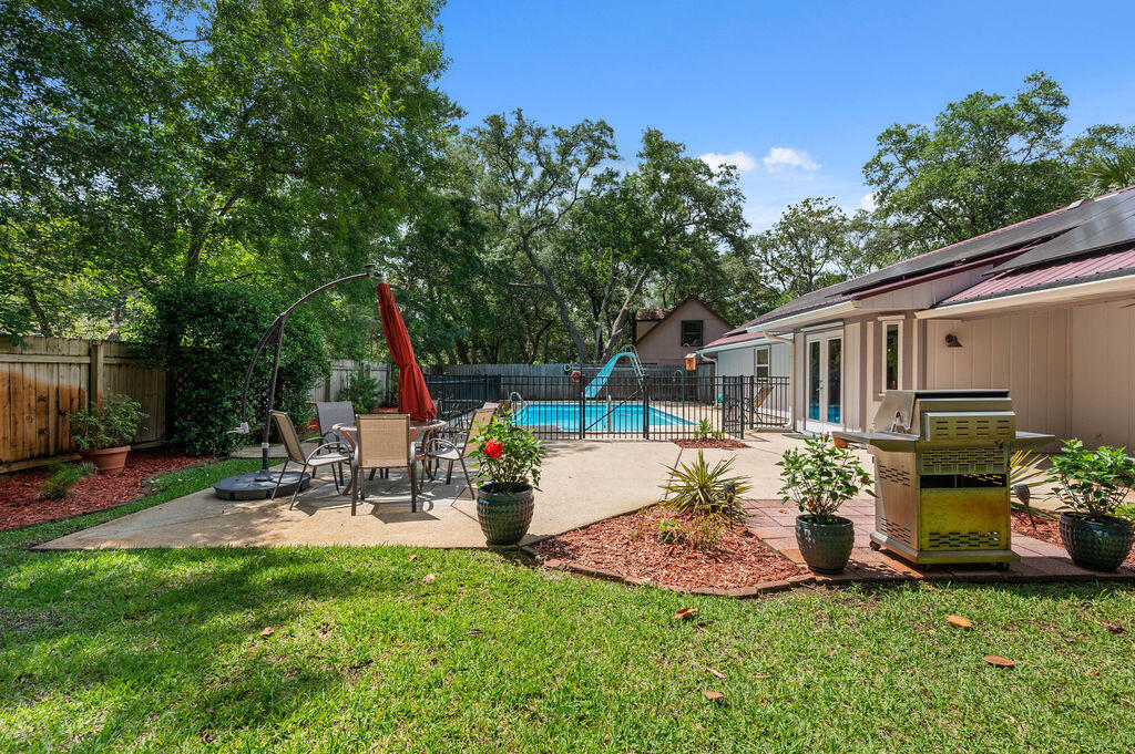 PINEWOOD ESTATES - Residential
