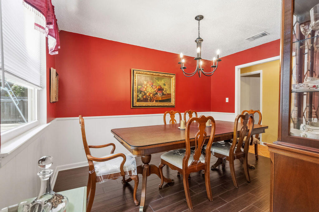 PINEWOOD ESTATES - Residential