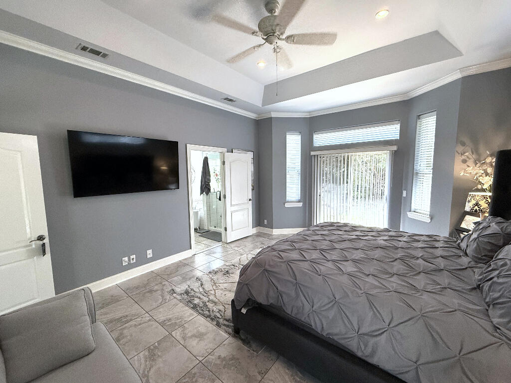 EMERALD LAKES PH I LOT 10 BLK H - Residential