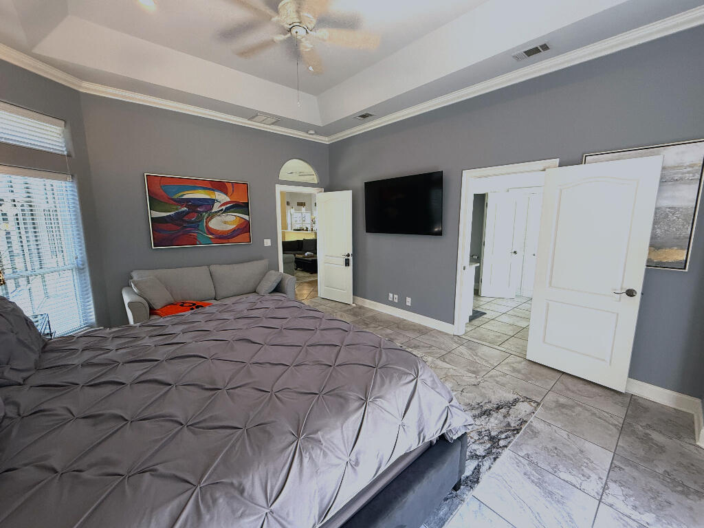 EMERALD LAKES PH I LOT 10 BLK H - Residential