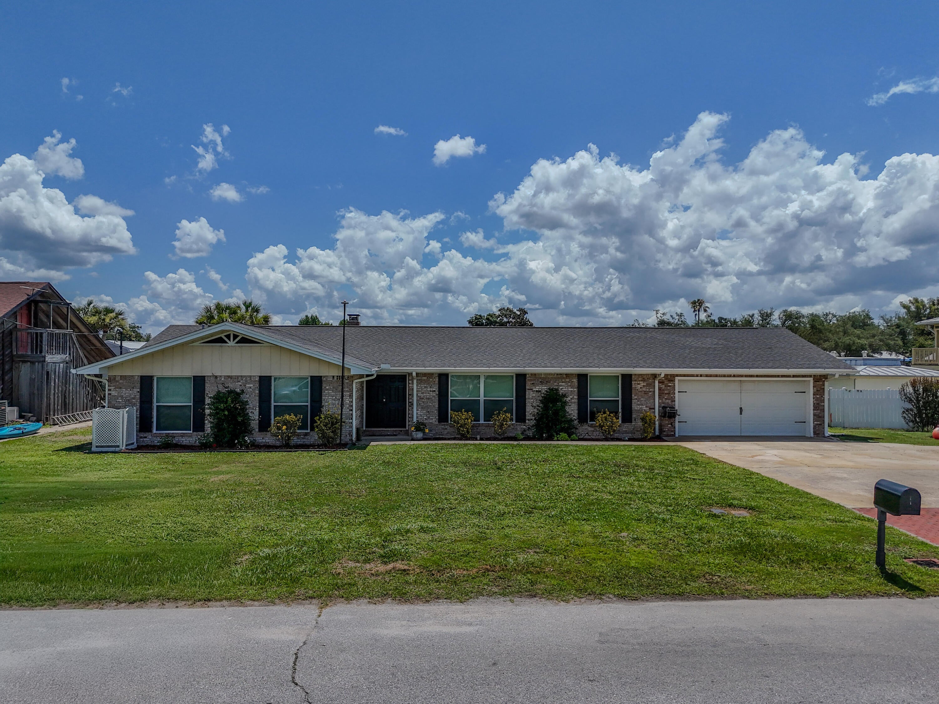 LYNN HAVEN - Residential