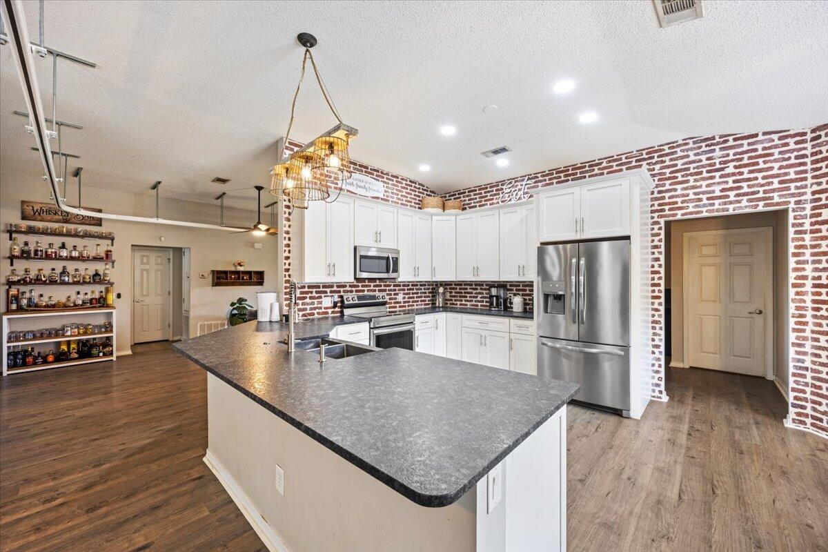MARION MANOR - Residential