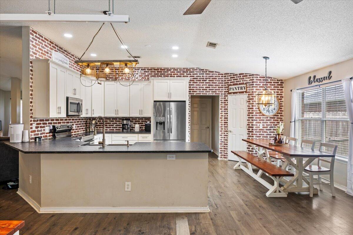 MARION MANOR - Residential