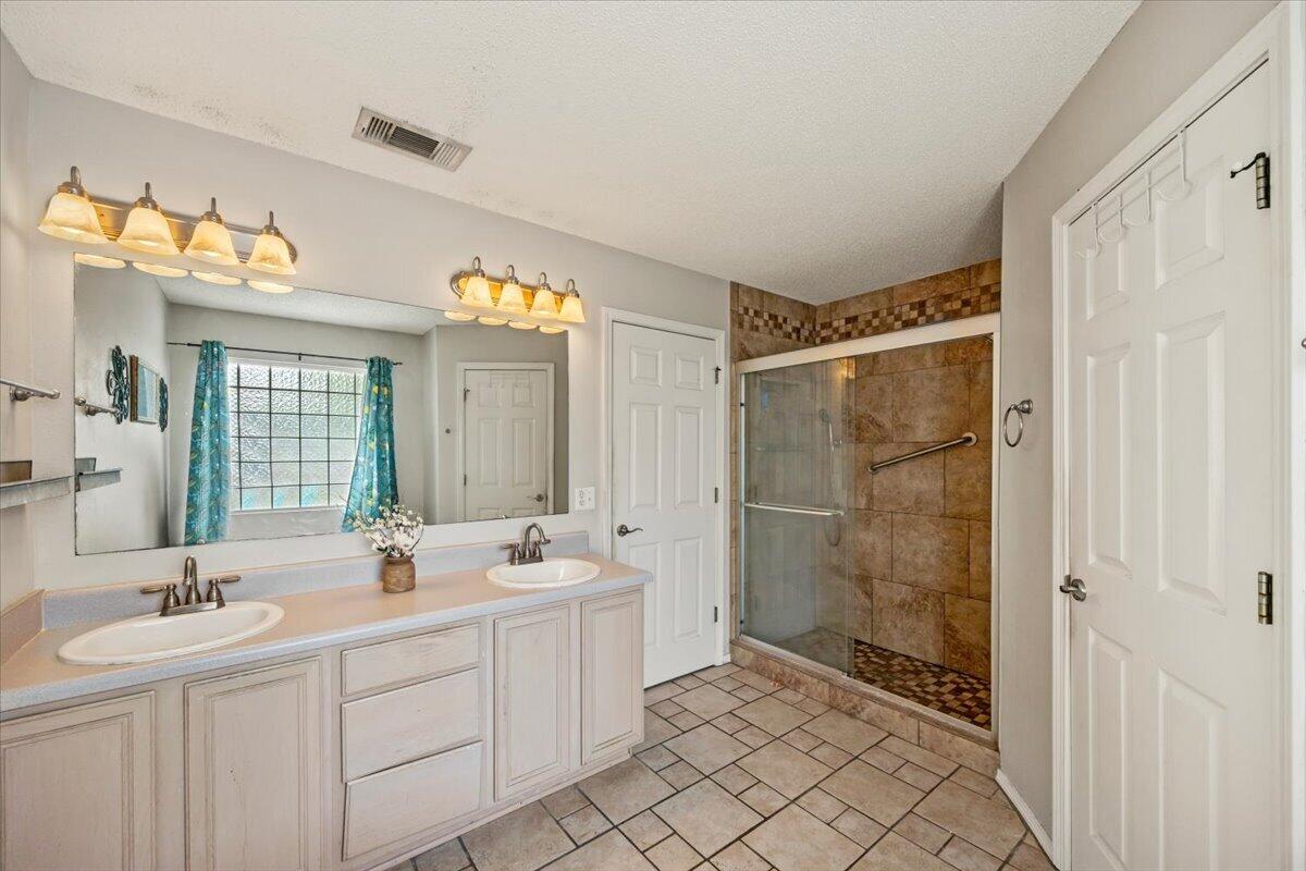 MARION MANOR - Residential