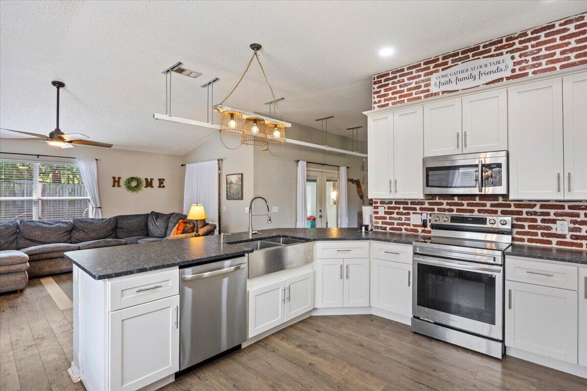 MARION MANOR - Residential