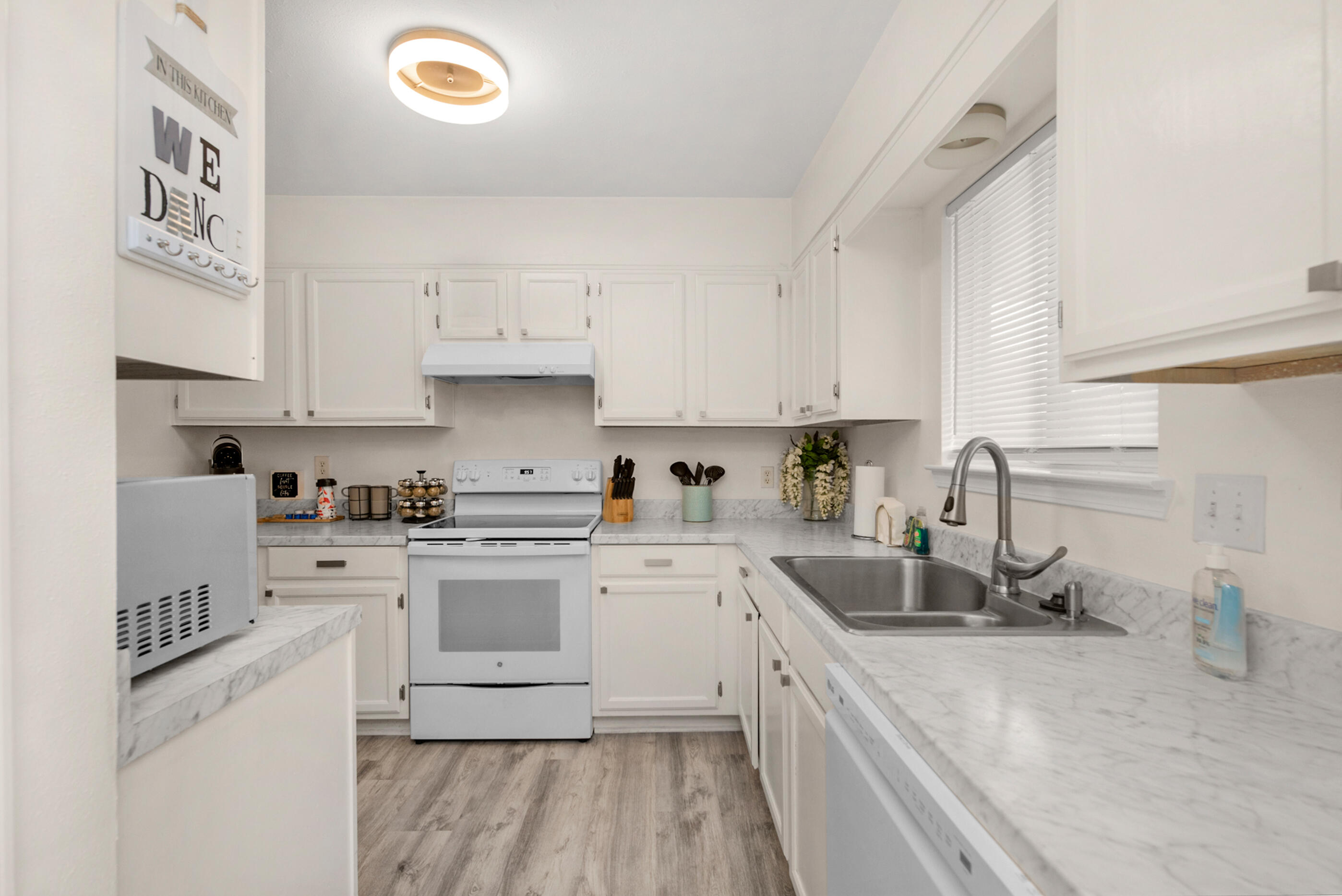 AZALEA GARDENS 1ST ADDN - Residential