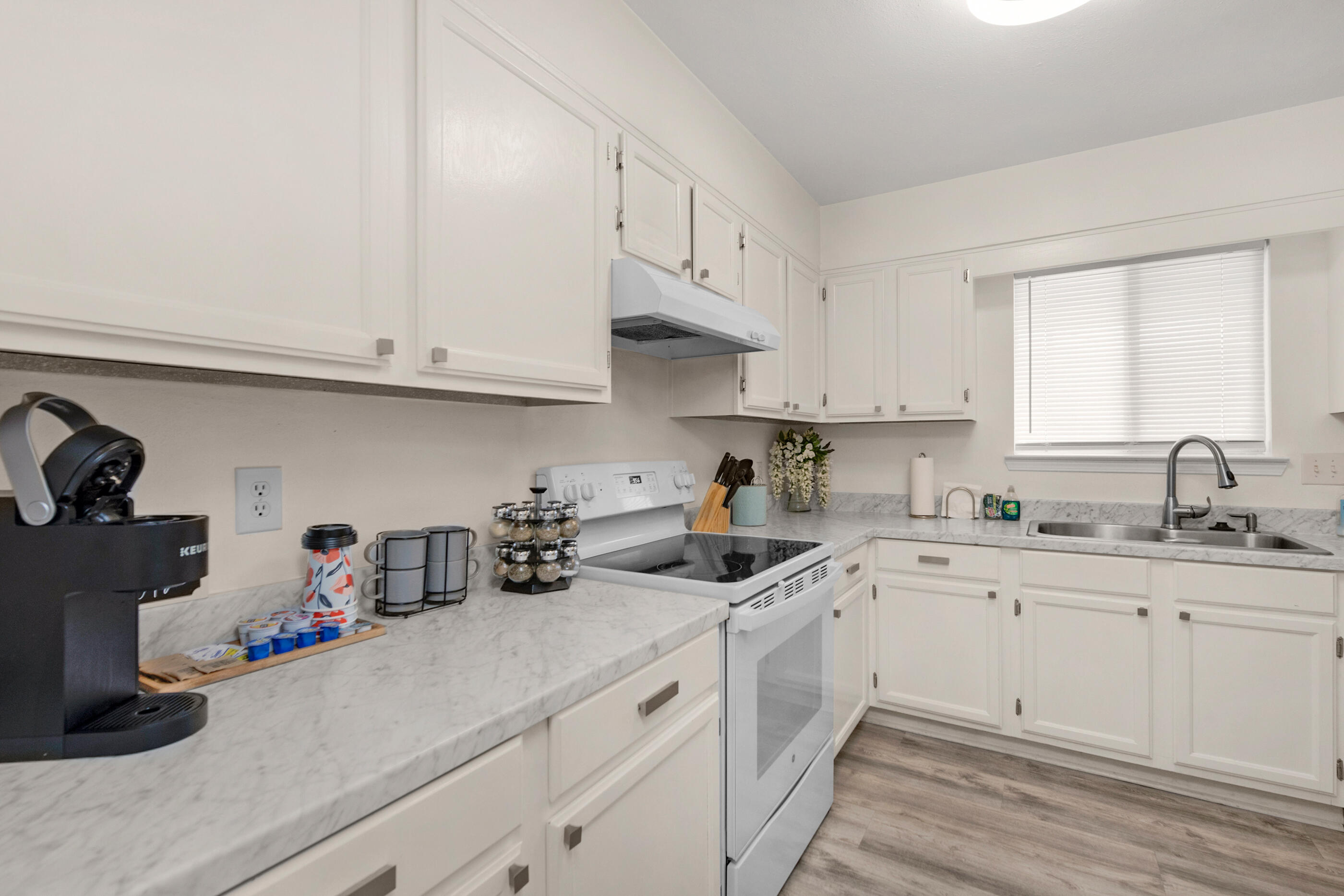 AZALEA GARDENS 1ST ADDN - Residential