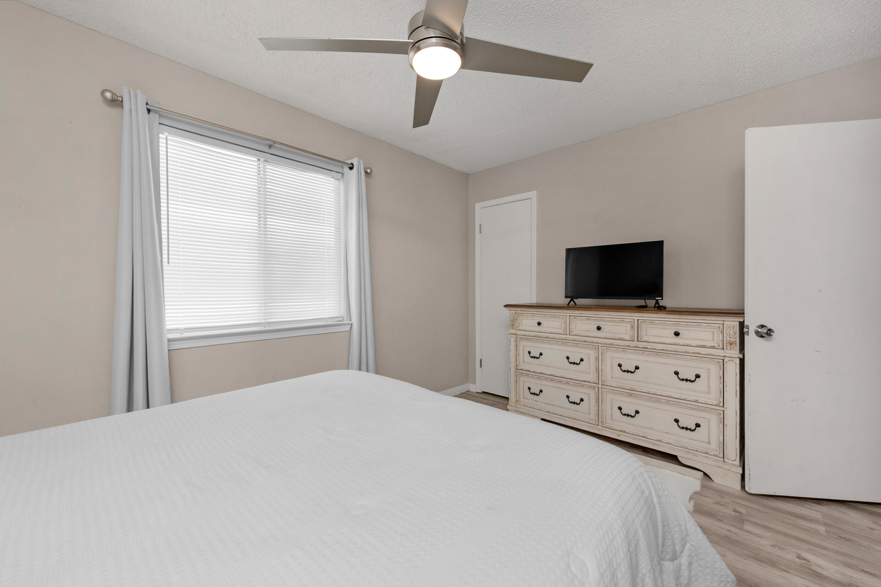 AZALEA GARDENS 1ST ADDN - Residential