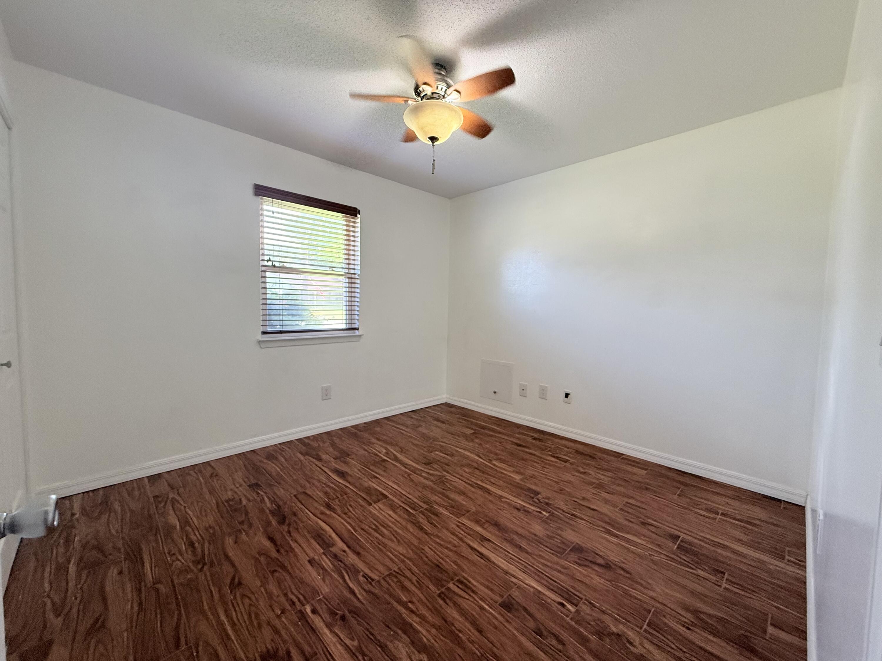 TANGLEWOOD S/D 1ST ADDN - Residential Lease