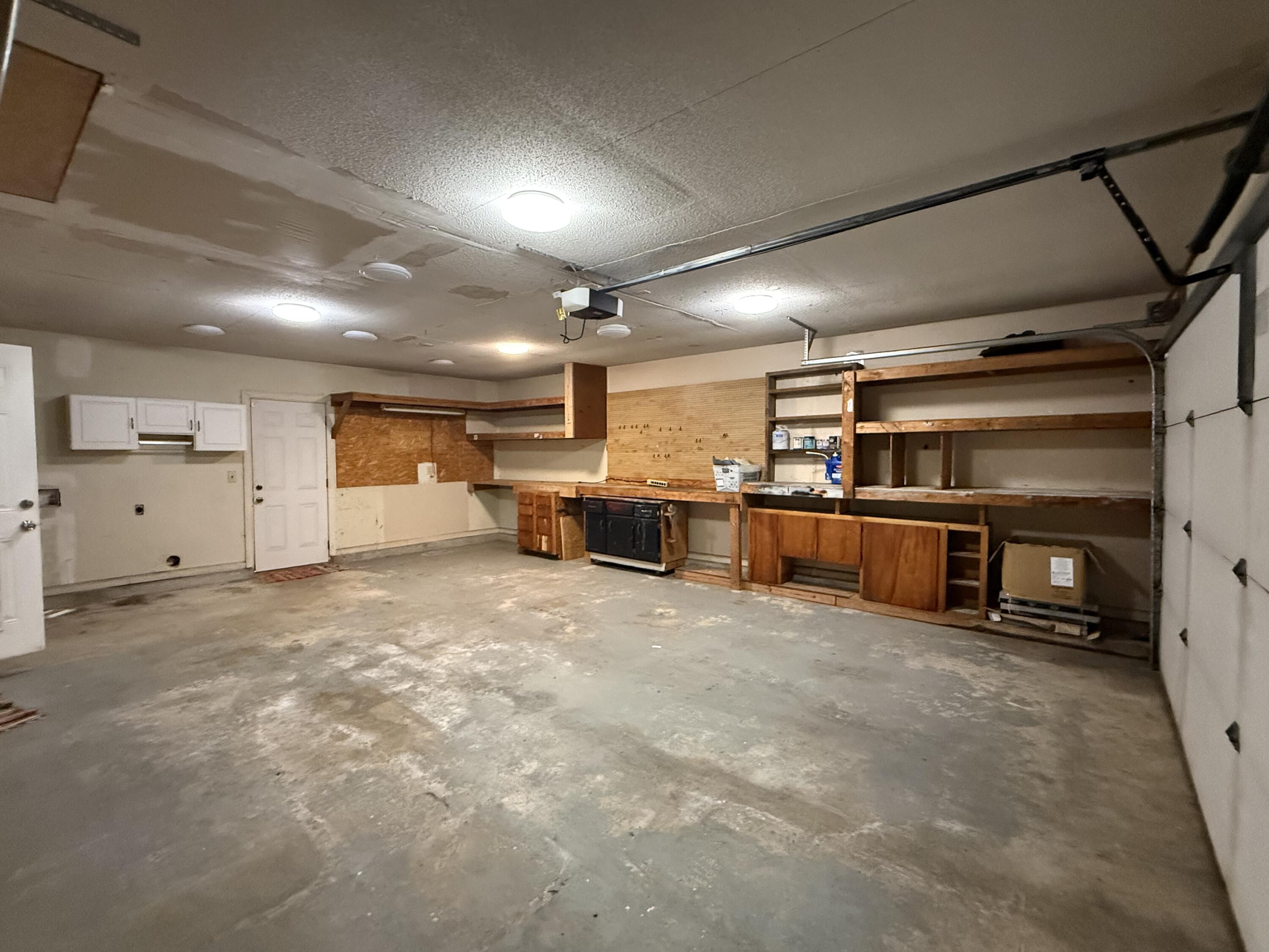 TANGLEWOOD S/D 1ST ADDN - Residential Lease