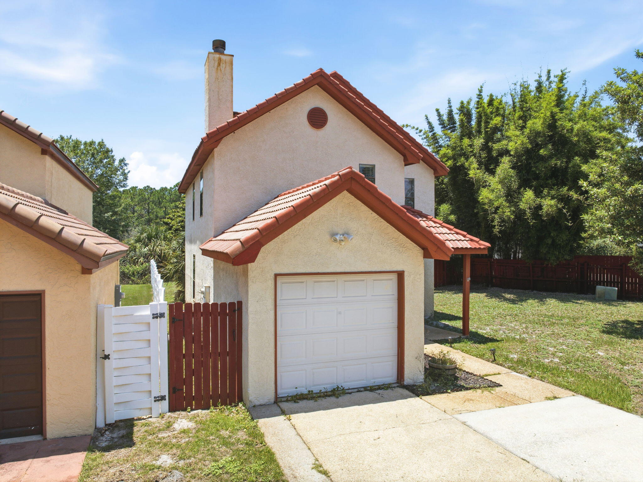 SMUGGLERS COVE - Residential