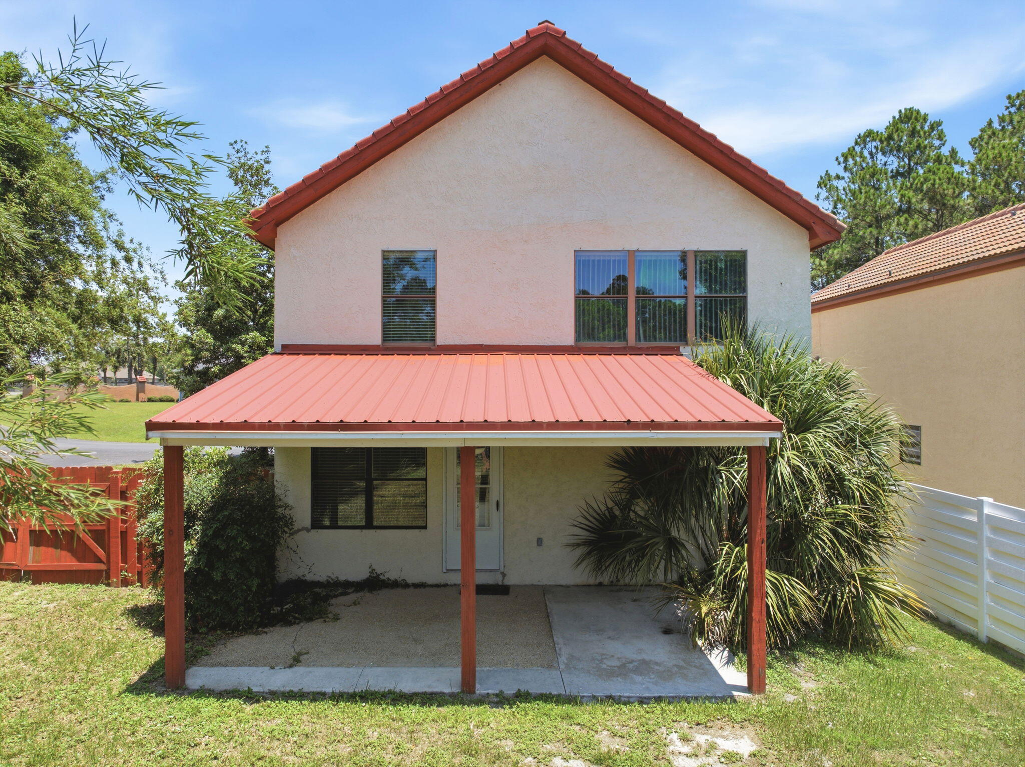 SMUGGLERS COVE - Residential