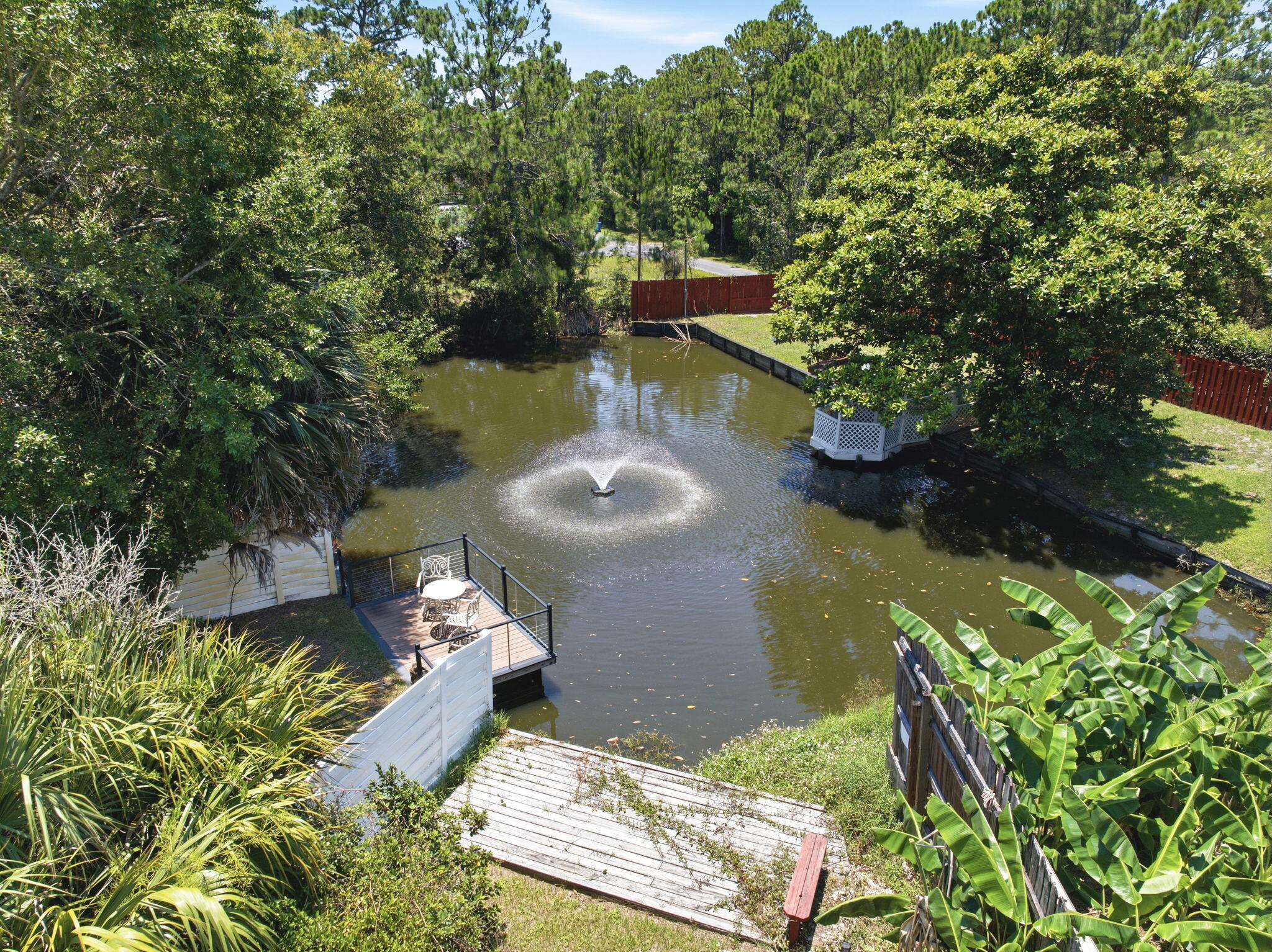 SMUGGLERS COVE - Residential