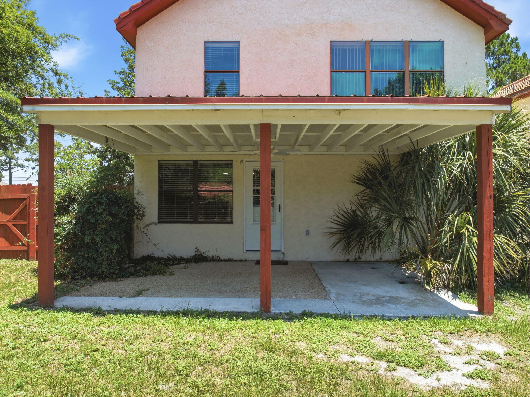 SMUGGLERS COVE - Residential