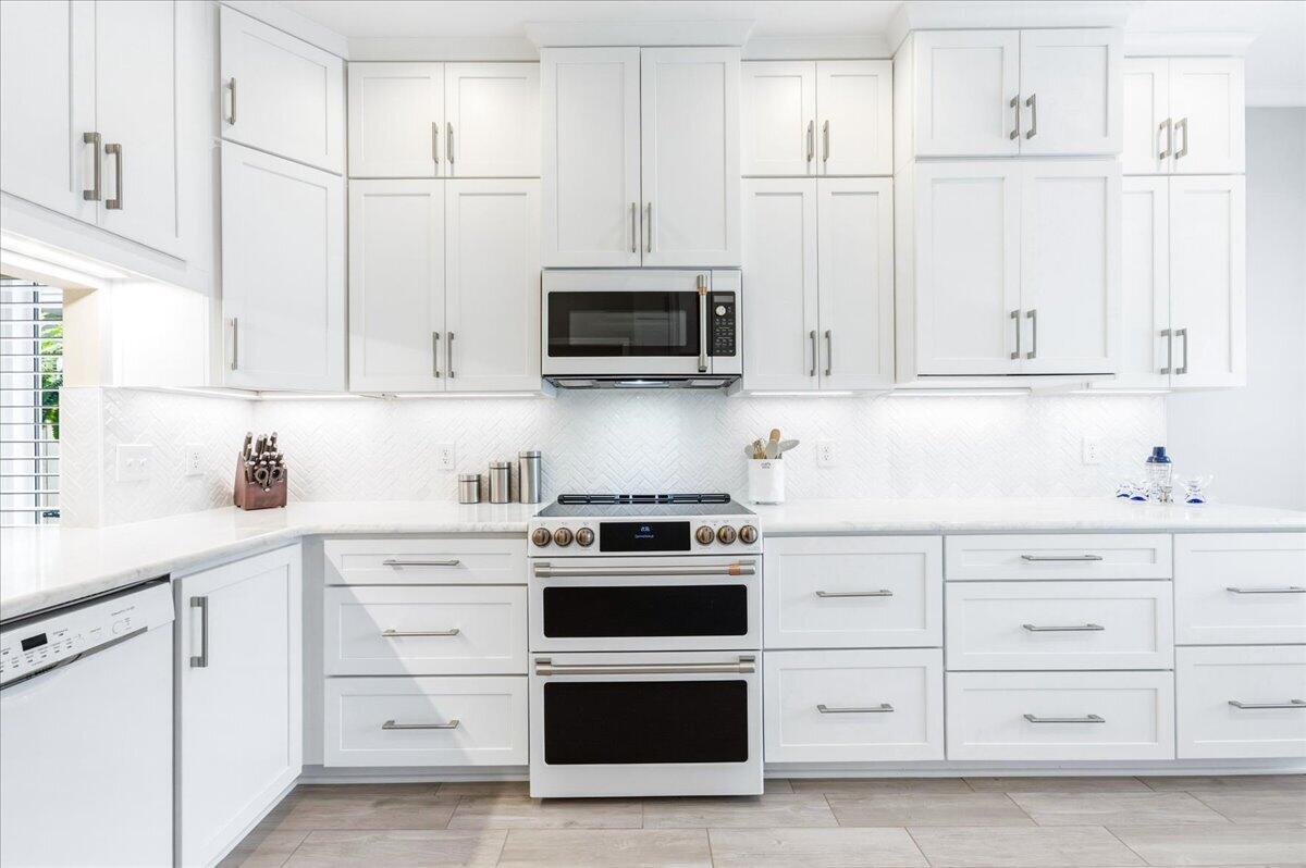 ENCLAVE EAST - Residential