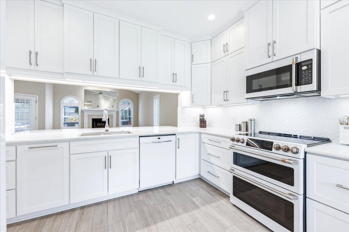 ENCLAVE EAST - Residential