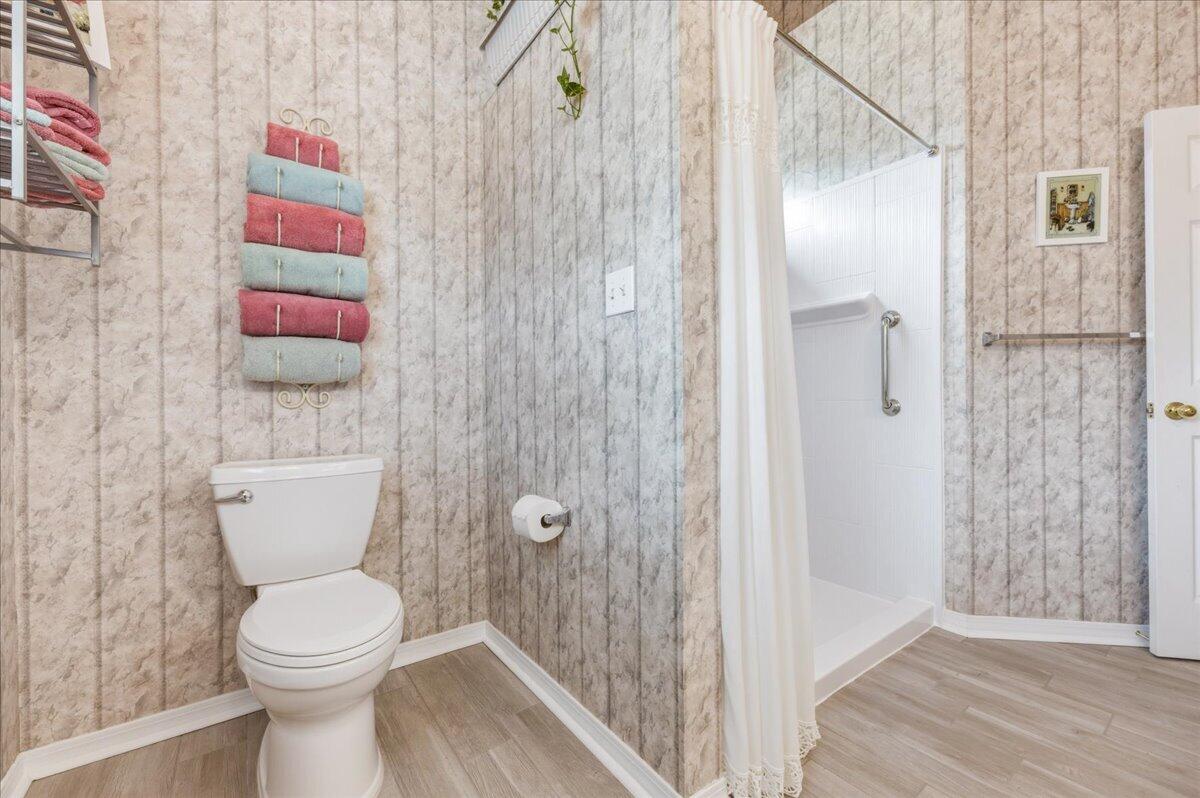 ENCLAVE EAST - Residential