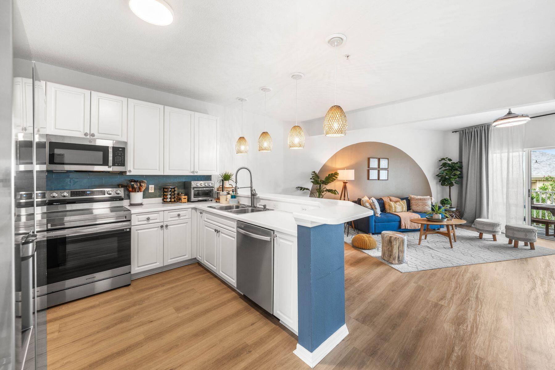 BEACH POINTE T/H - Residential