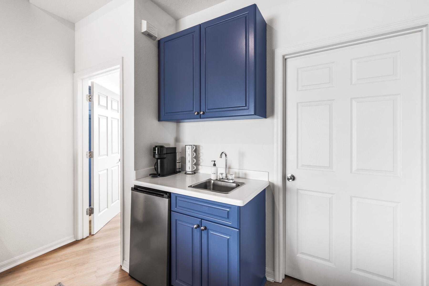 BEACH POINTE T/H - Residential