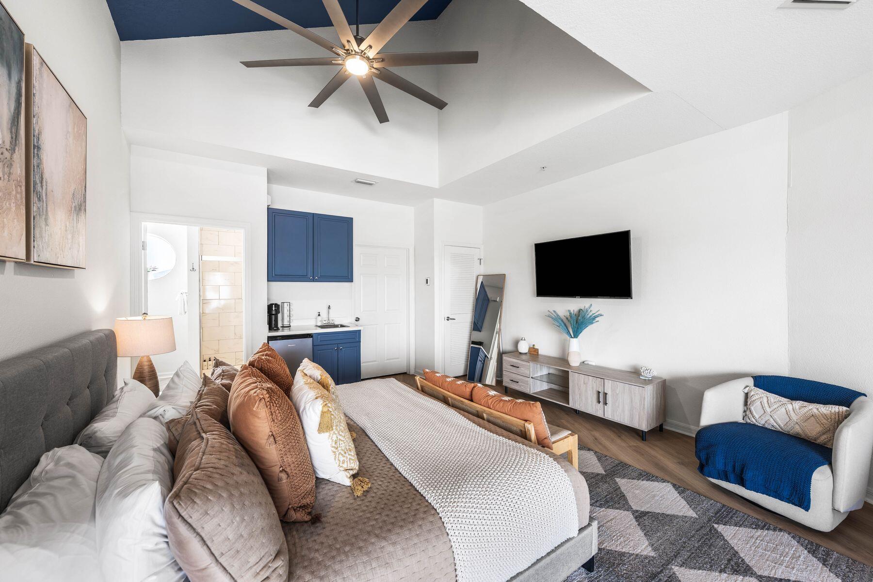 BEACH POINTE T/H - Residential