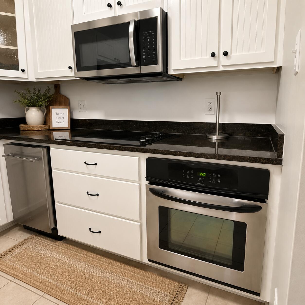 $1000 of 1st months rent with dock/water access.


This charming 3-bedroom, 2.5-bathroom townhouse offers the perfect blend of comfort and convenience! Nestled in the heart of Niceville, tucked away in the Rocky Bayou, it's the perfect place for someone who loves being on the water! This townhome provides a brand-new dock, giving you direct access to the water where you can enjoy boating, fishing, paddle boarding and more! Fresh paint throughout, enjoy the open concept floor plan, plenty of kitchen cabinet storage and stainless-steel appliances. You can't beat this location, centralized to Eglin & the EOD school house, restaurants, top rated schools, shopping and the beautiful beaches. Washer/dryer and TV's included.