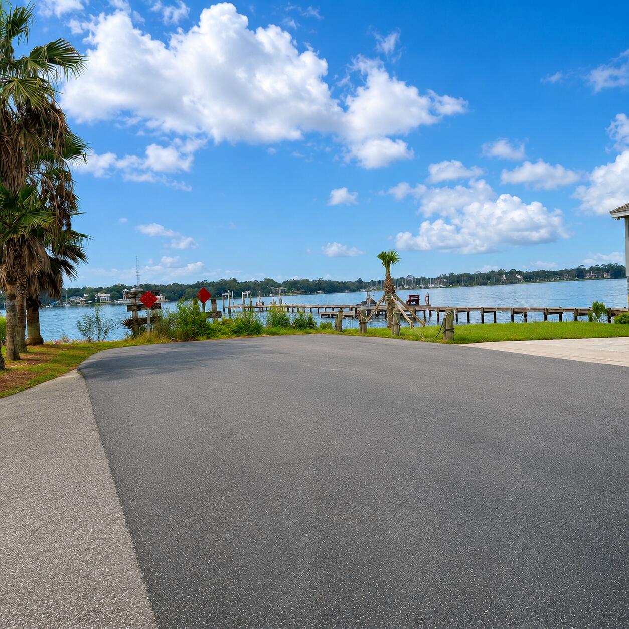 ROCKY BAYOU T/H - Residential Lease
