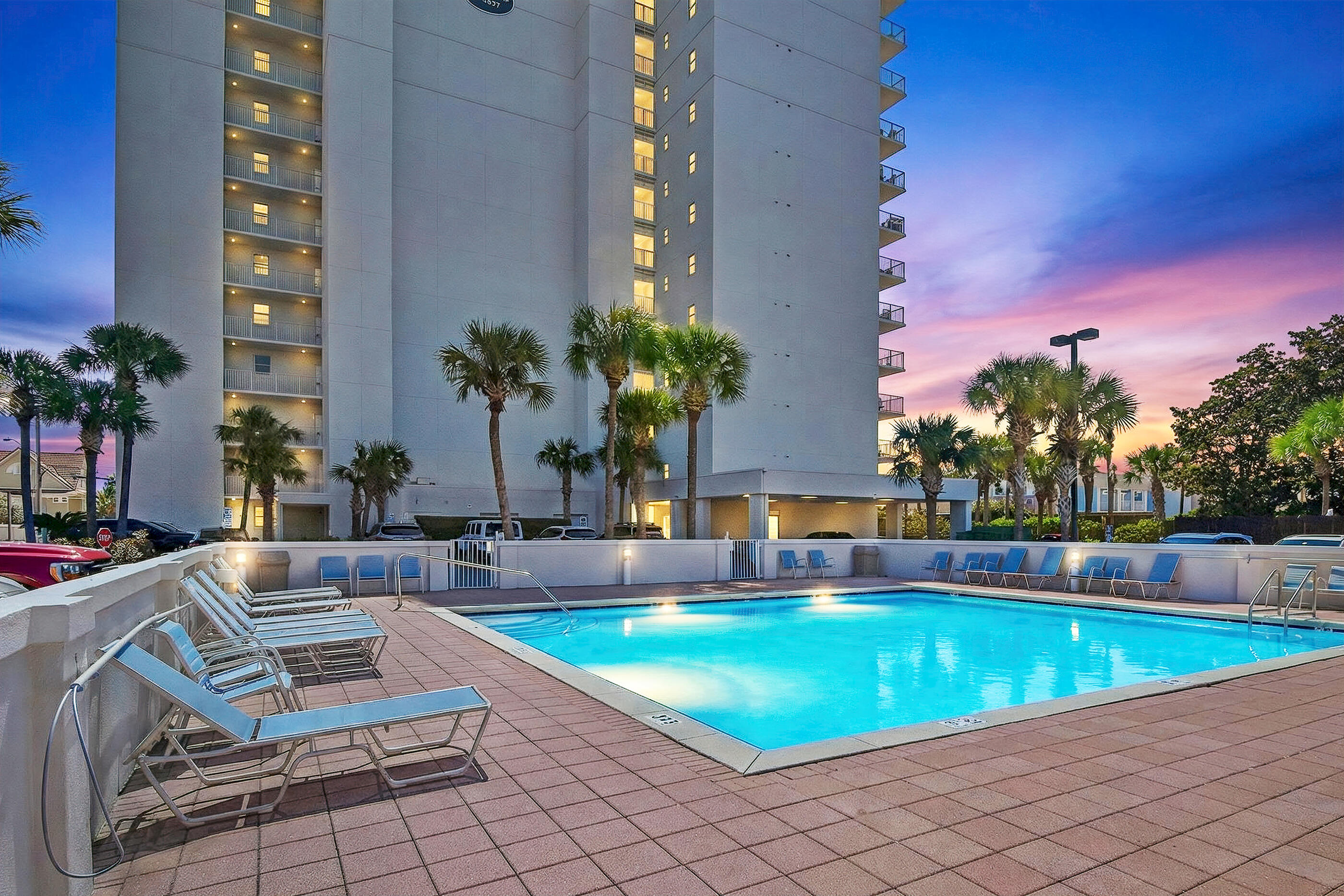 LEEWARD KEY - Residential