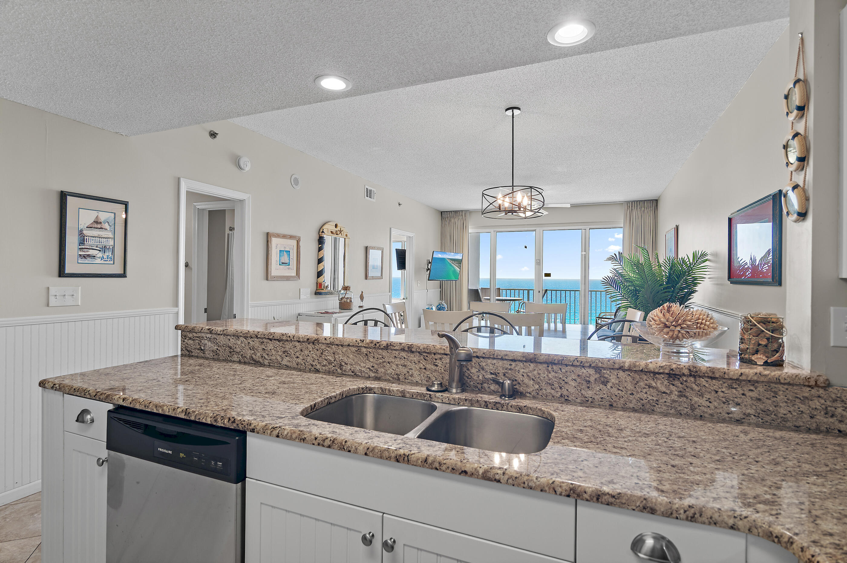 LEEWARD KEY - Residential