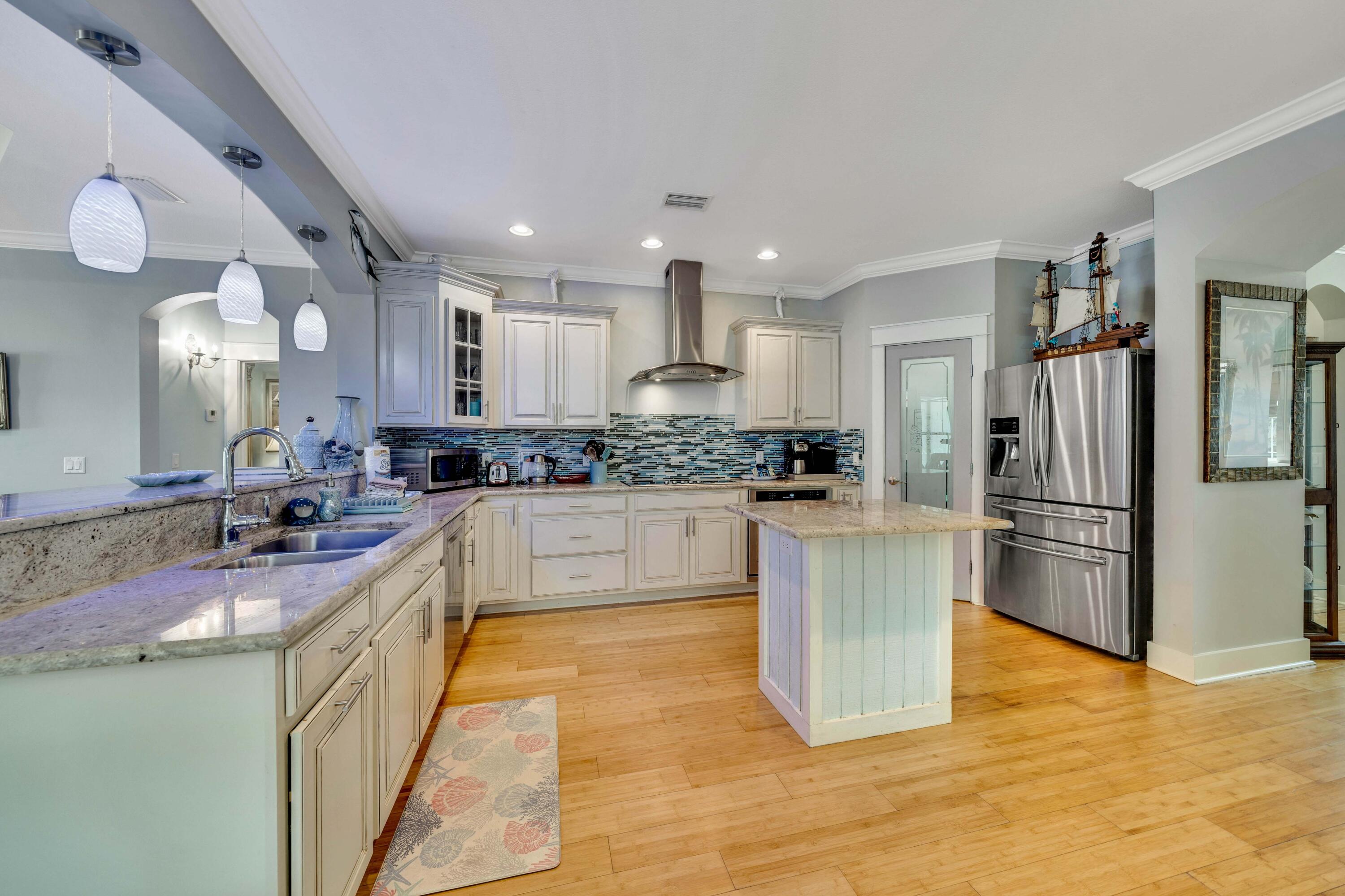LAGUNA BEACH ESTATES 10TH ADDN - Residential
