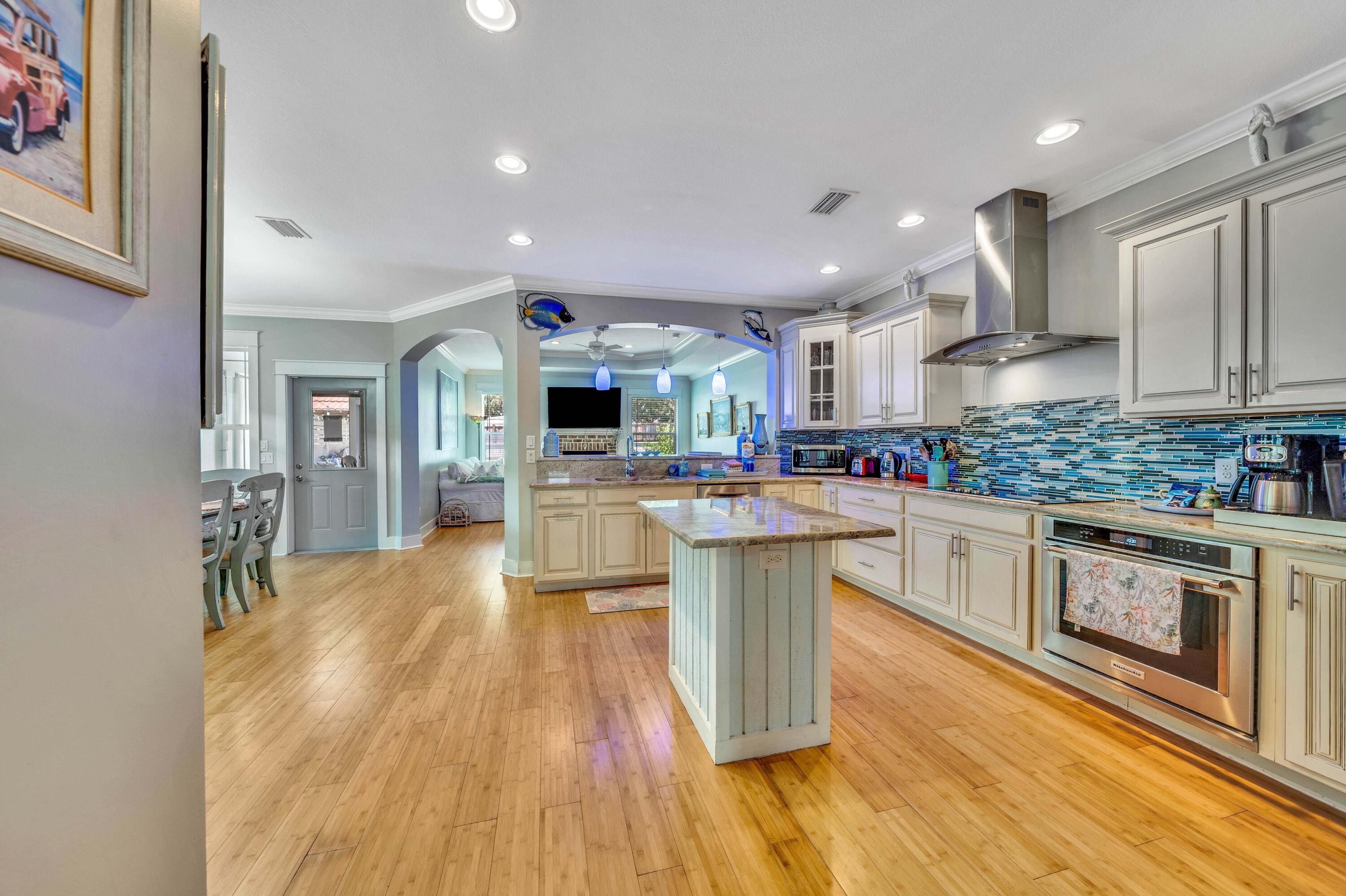 LAGUNA BEACH ESTATES 10TH ADDN - Residential