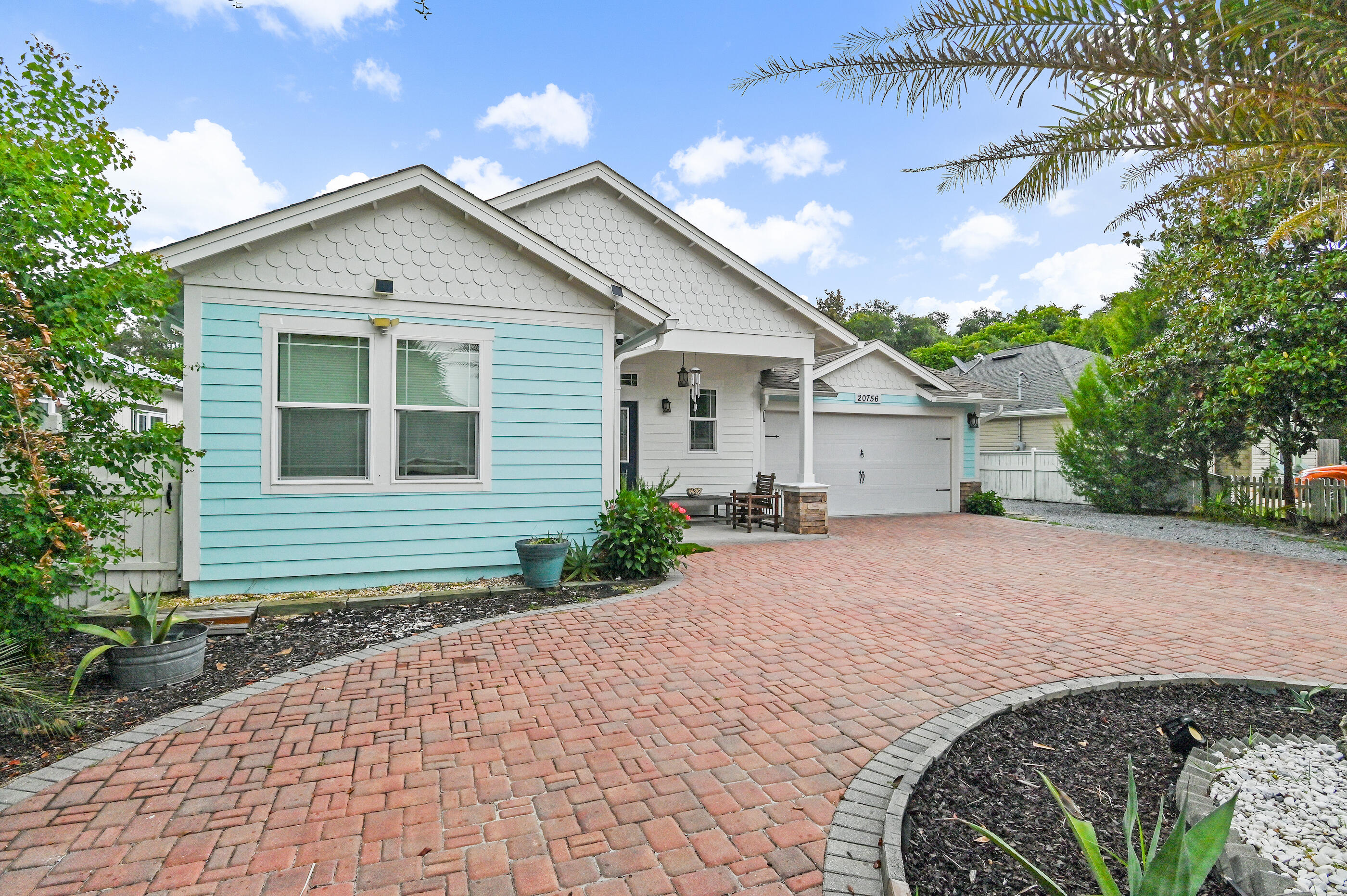 LAGUNA BEACH ESTATES 10TH ADDN - Residential