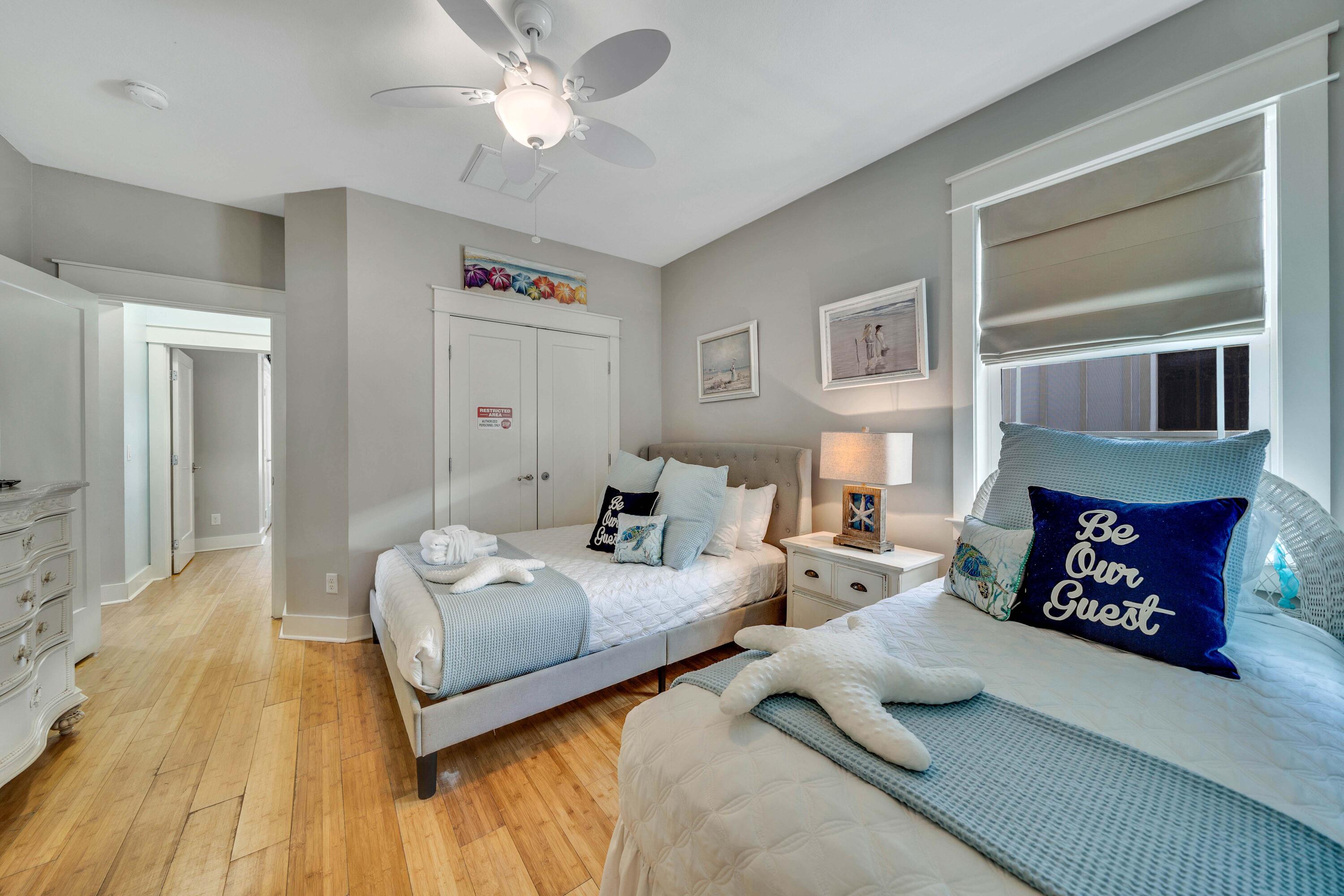 LAGUNA BEACH ESTATES 10TH ADDN - Residential