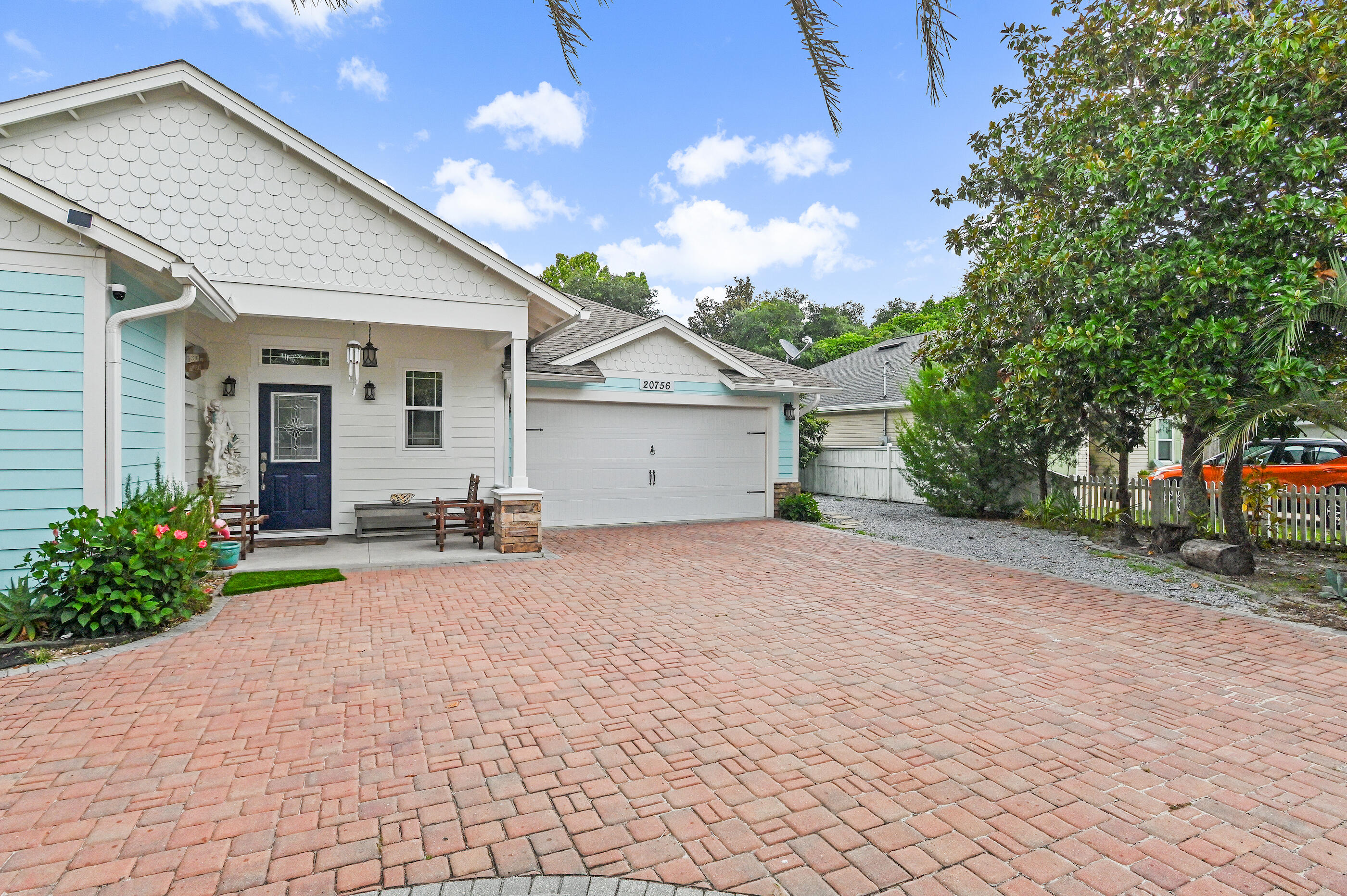 LAGUNA BEACH ESTATES 10TH ADDN - Residential