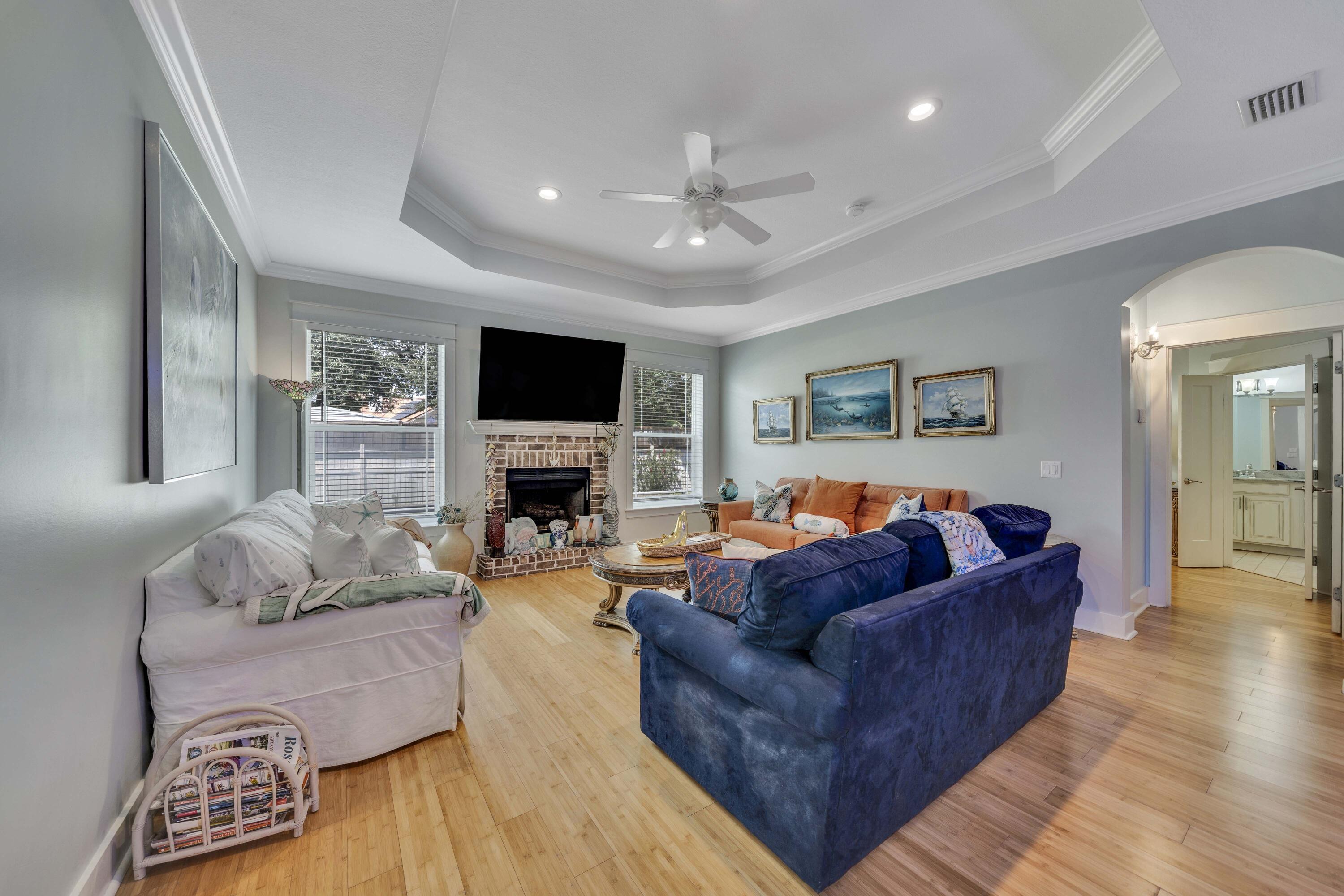 LAGUNA BEACH ESTATES 10TH ADDN - Residential