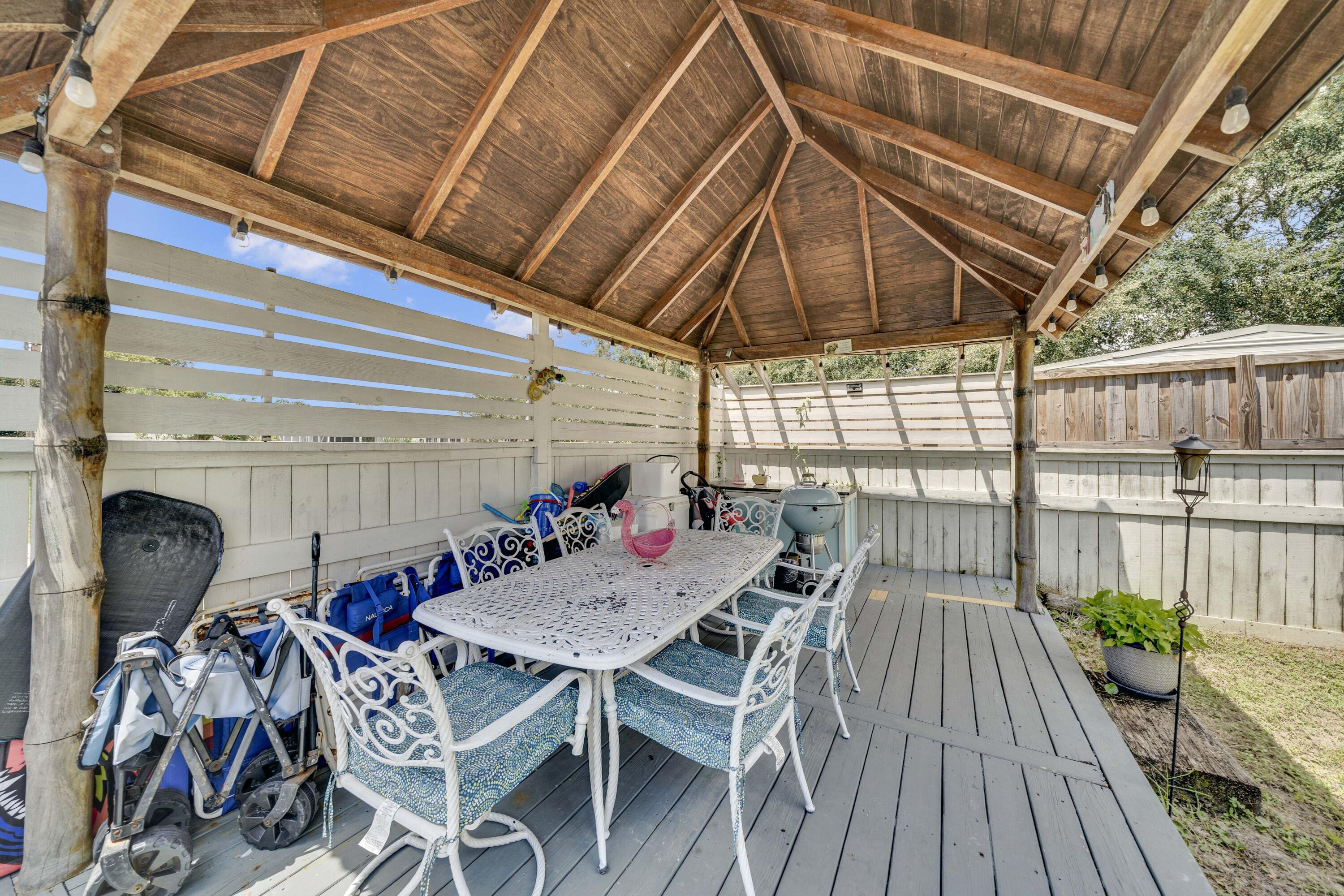 LAGUNA BEACH ESTATES 10TH ADDN - Residential